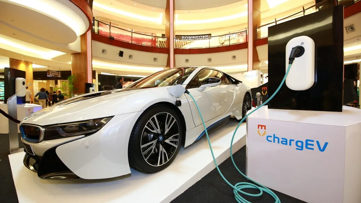 The BMW i8 at the ChargEV roadshow (1)