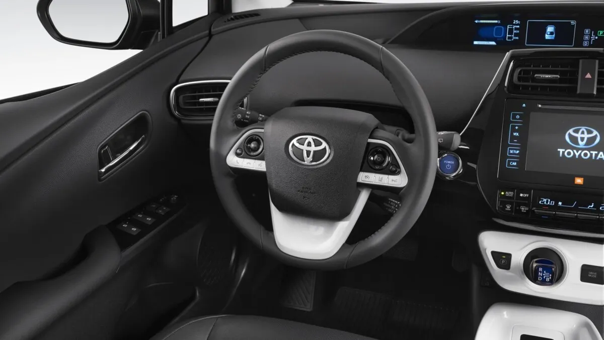 2016 Toyota Prius (14)