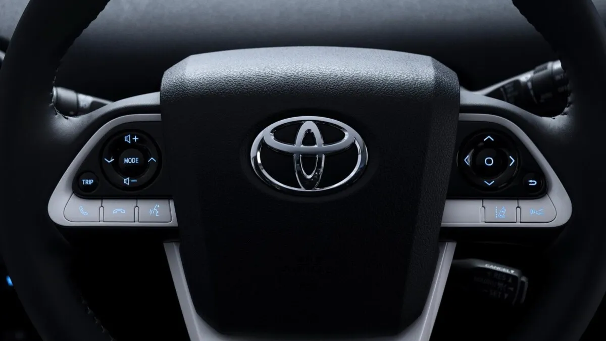 2016 Toyota Prius (38)