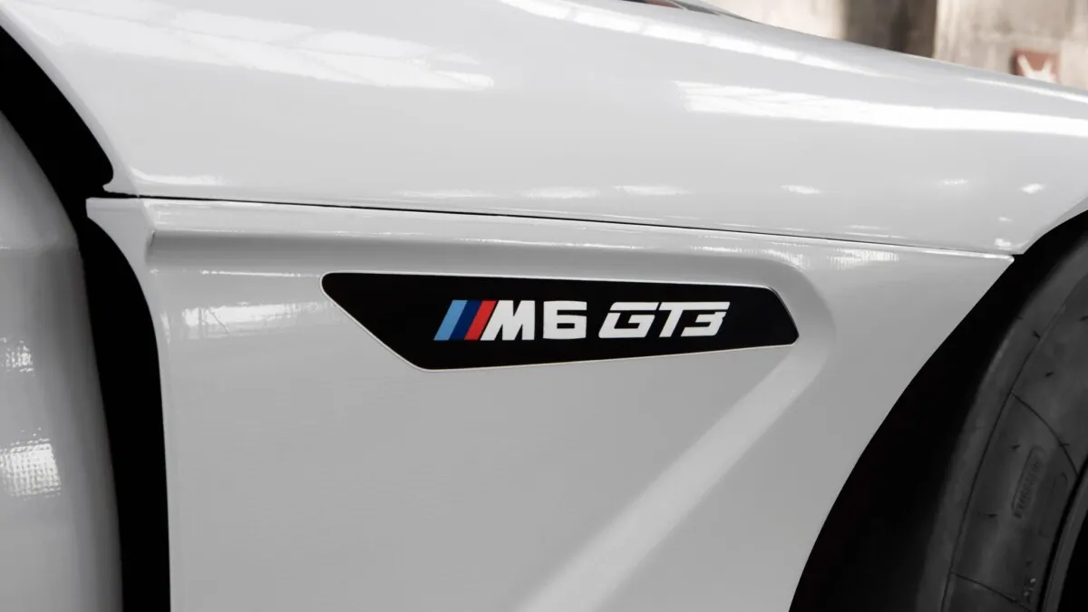 BMW_M6_GT3-23