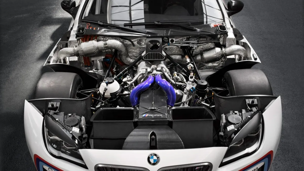 BMW_M6_GT3-26