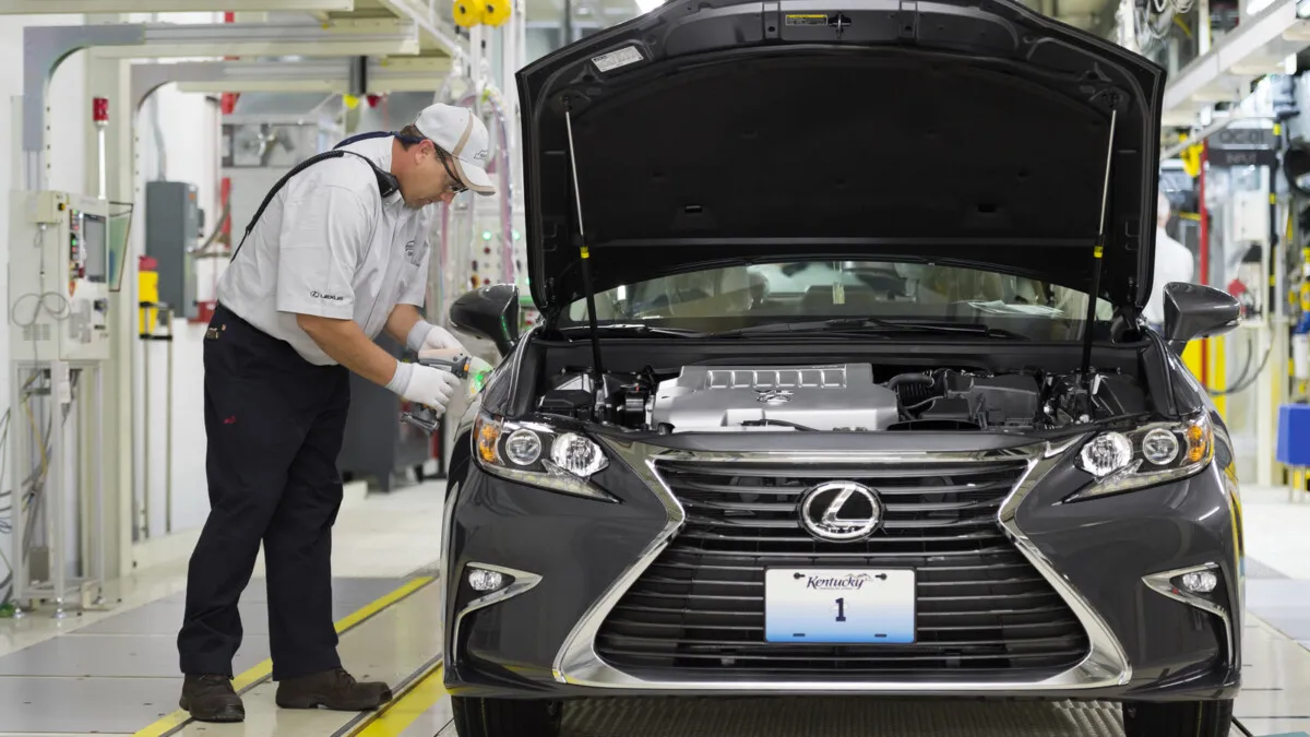 Lexus begins production in the US (10)
