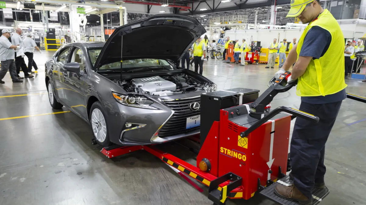 Lexus begins production in the US (16)