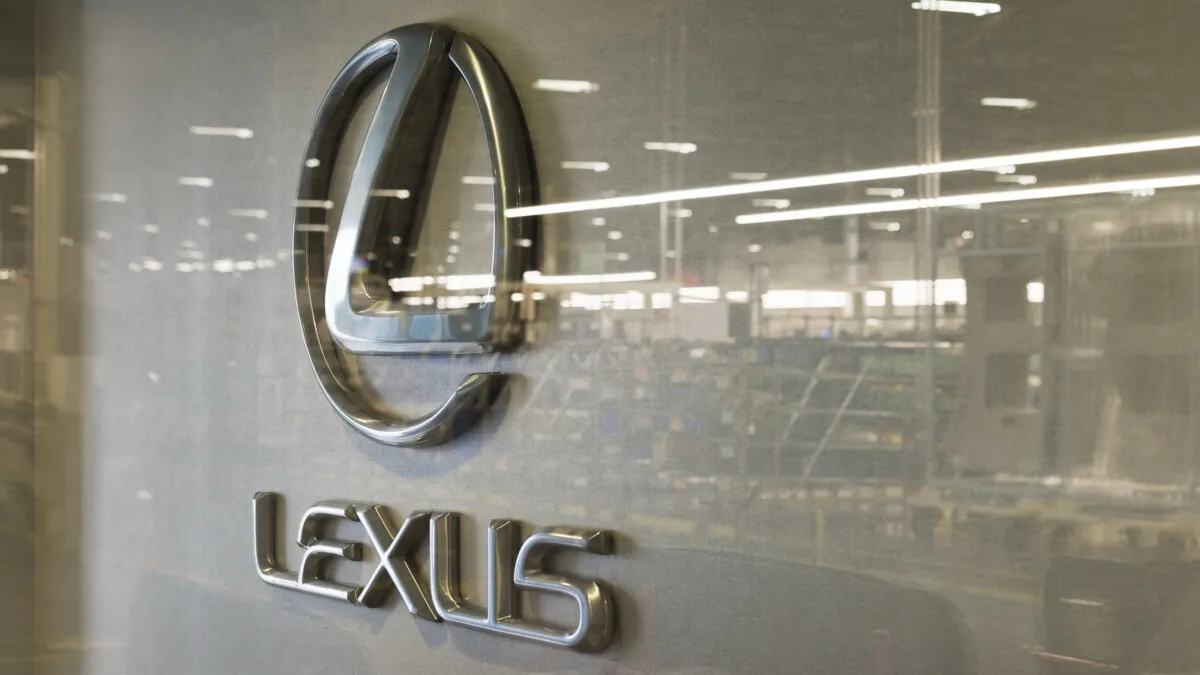 Lexus begins production in the US (2)