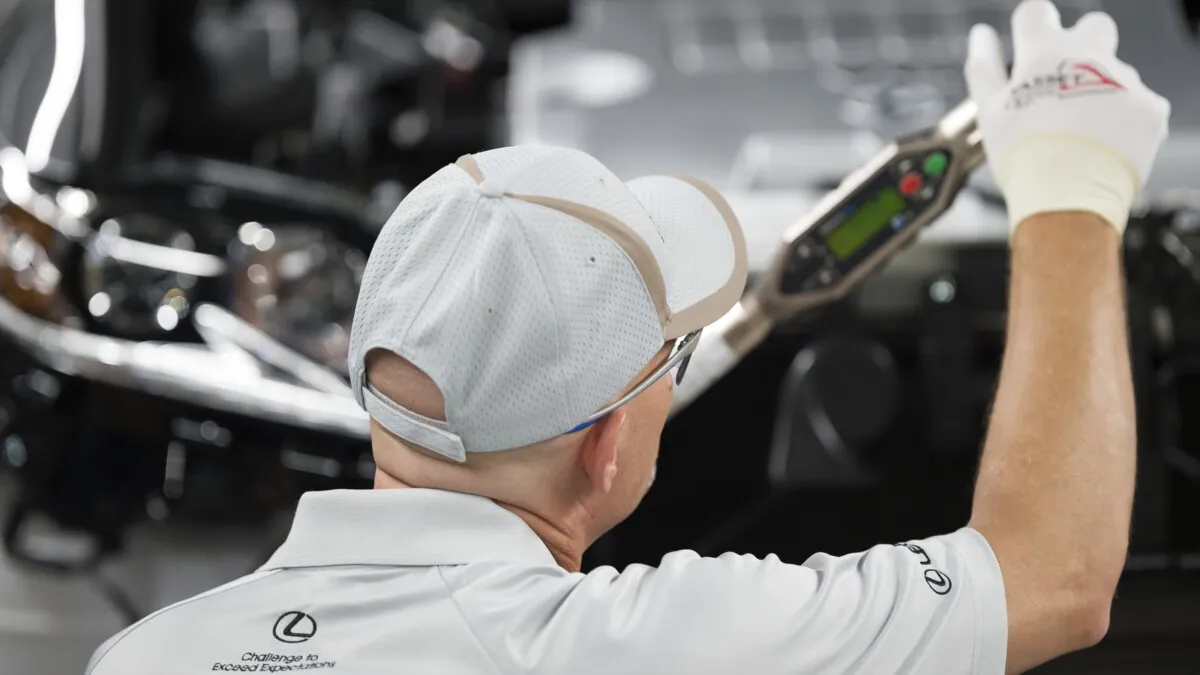 Lexus begins production in the US (28)