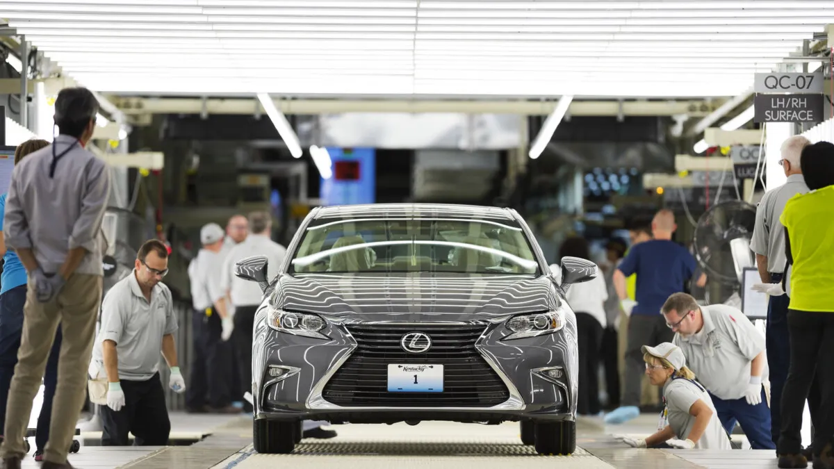 Lexus begins production in the US (6)