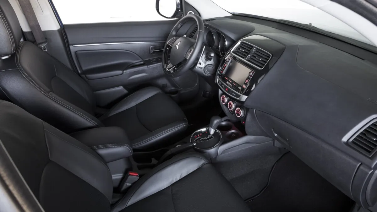 2016 Outlander Sport GT interior