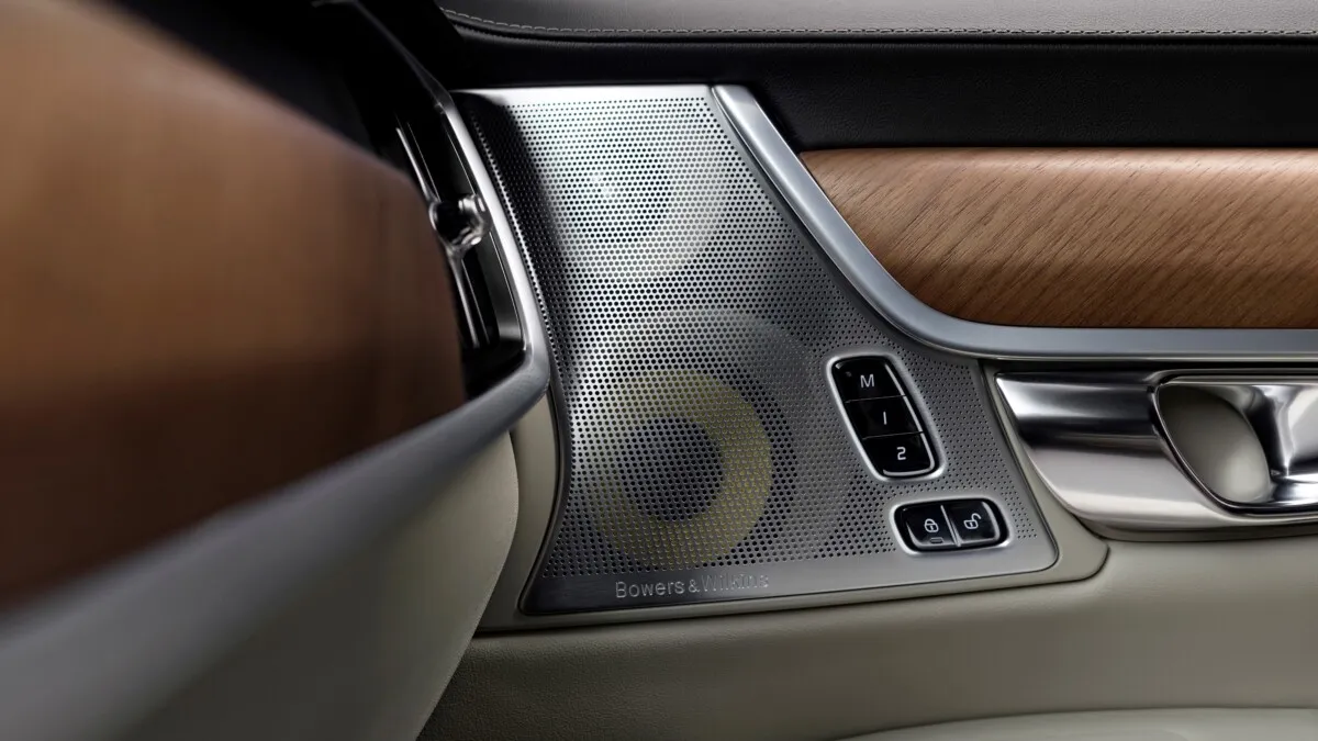 Interior Bowers and Wilkins Door Speakers Volvo S90 1