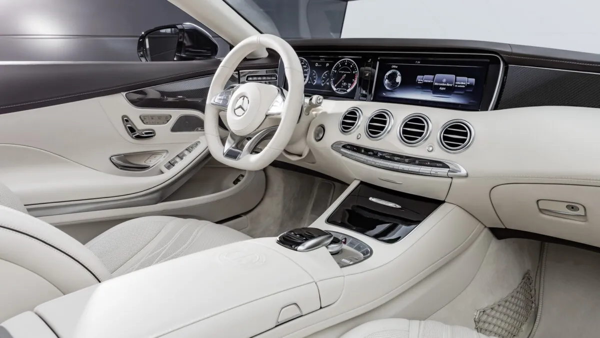 Mercedes-AMG S 65 Cabrio, Interieur: Leder Porzellaninterior: leather porcelaine