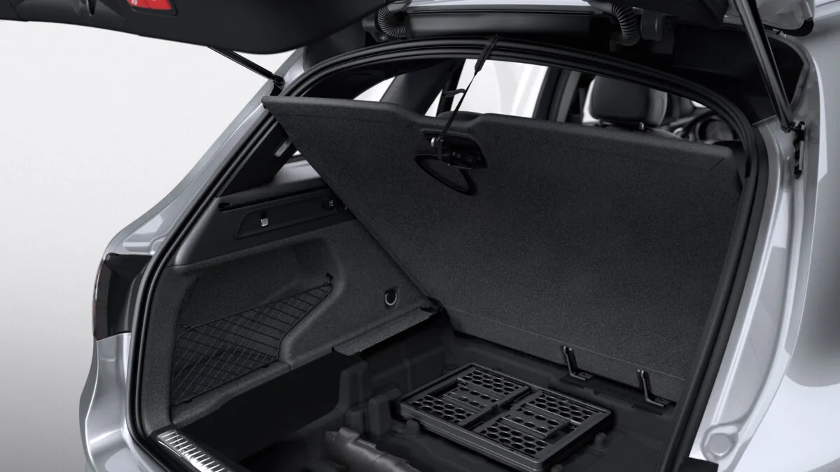 Mercedes-Benz GLC. Unter der Kofferraumabdeckung finden sich weiterer Stauraum und Ablagefächer.