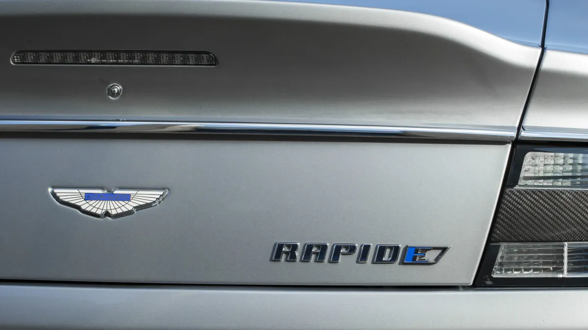 Aston Martin RapidE Concept (10)