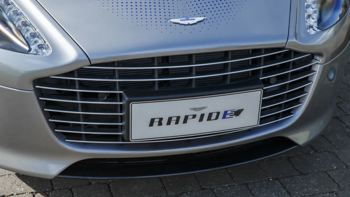Aston Martin RapidE Concept (9)