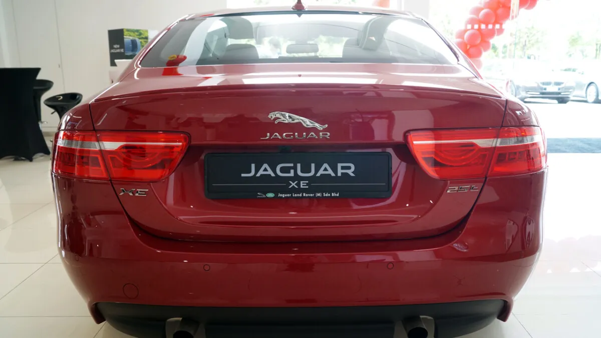 Jaguar_XE (17)