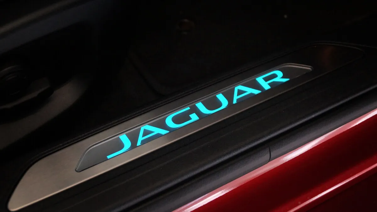 Jaguar_XE (5)