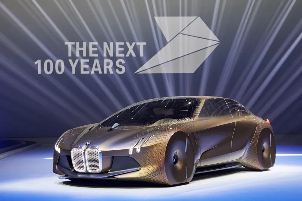 BMW Vision Next 100 - 30
