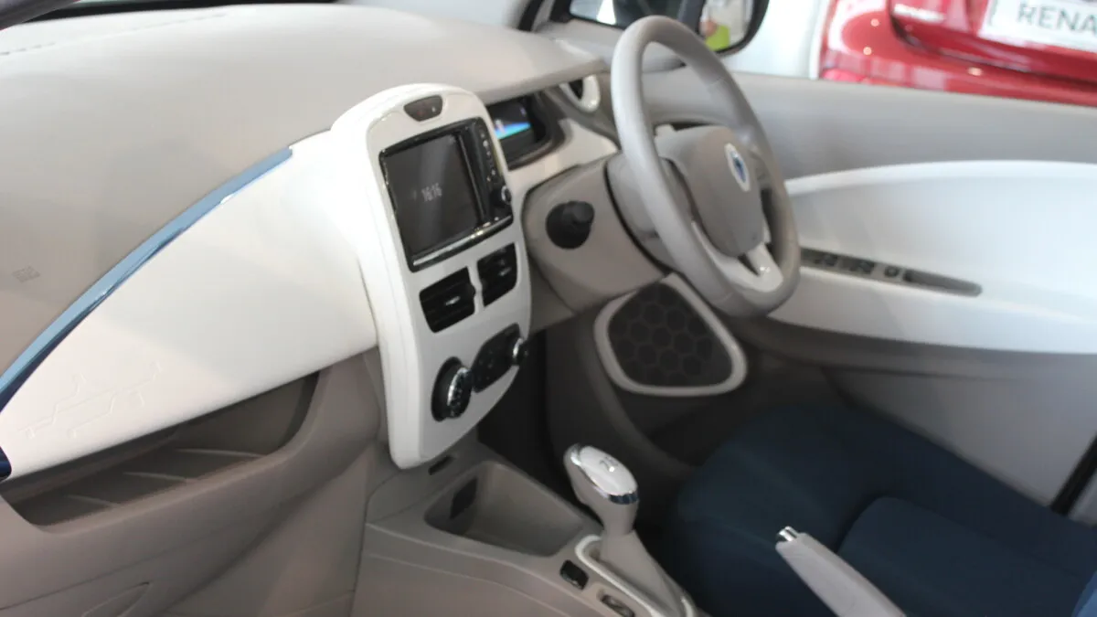 Renault ZOE_interior_1