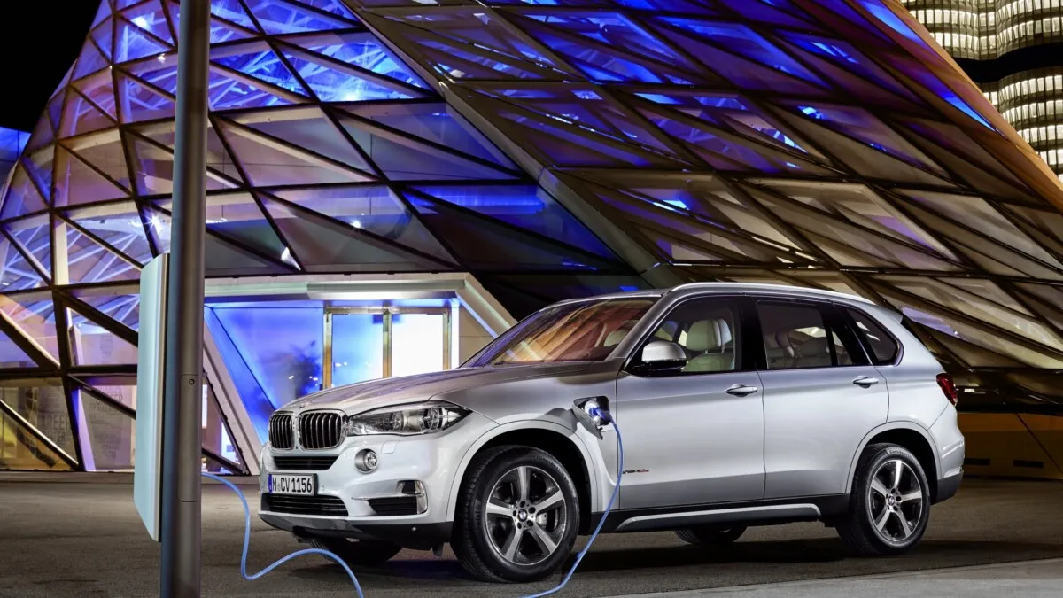 The all-new BMW X5 xDrive40e (4)