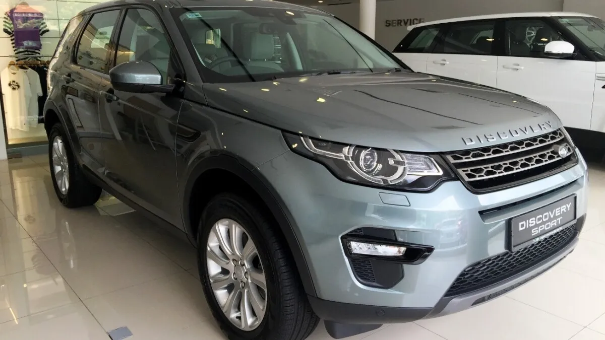 Land Rover Discovery Sport_Showroom_1