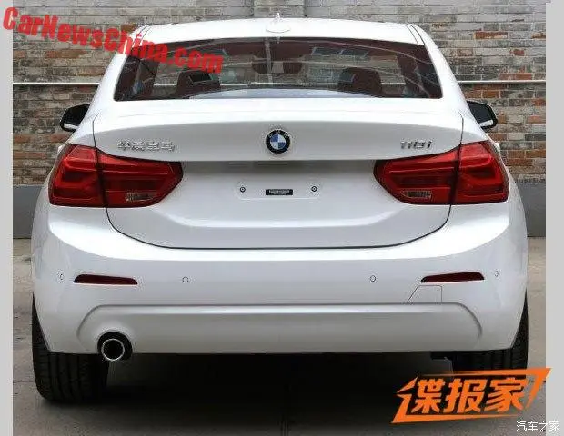 2016_BMW_1_Series_Sedan_4