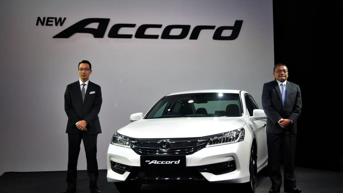 2016_Honda_Accord_facelift (1)