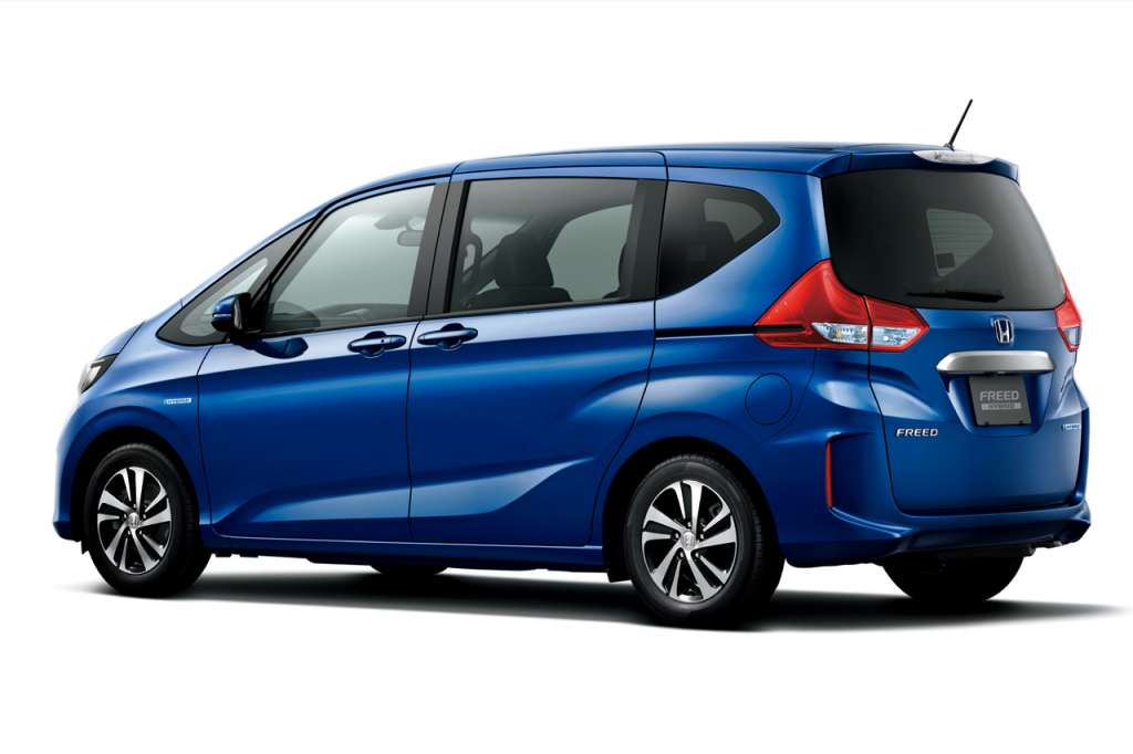 Honda freed hybrid 2017