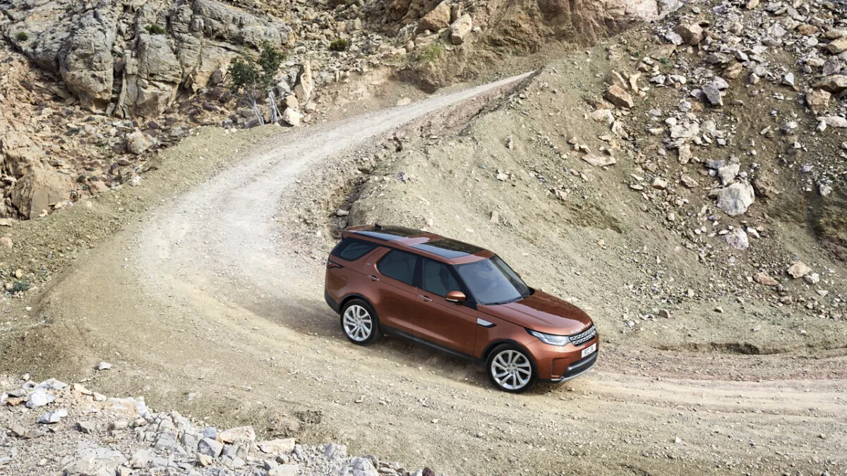 2017_Land_Rover_New_Discovery (48)