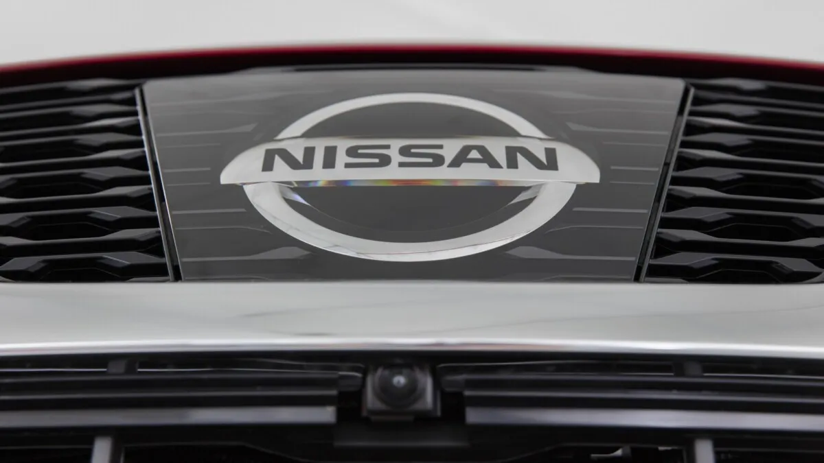 2017_Nissan_Rogue_Hybrid_12
