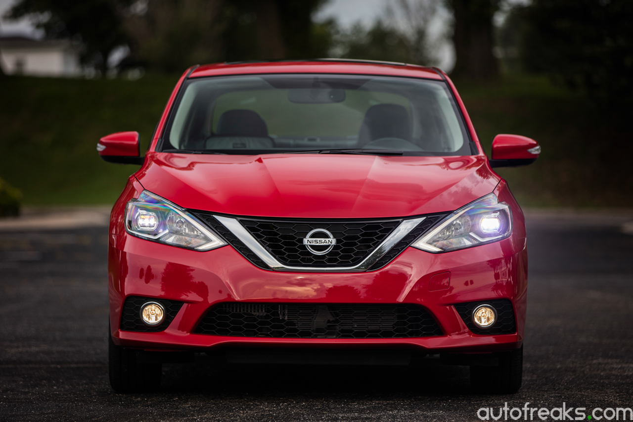 2017_Nissan_Sentra_SR_Turbo_10