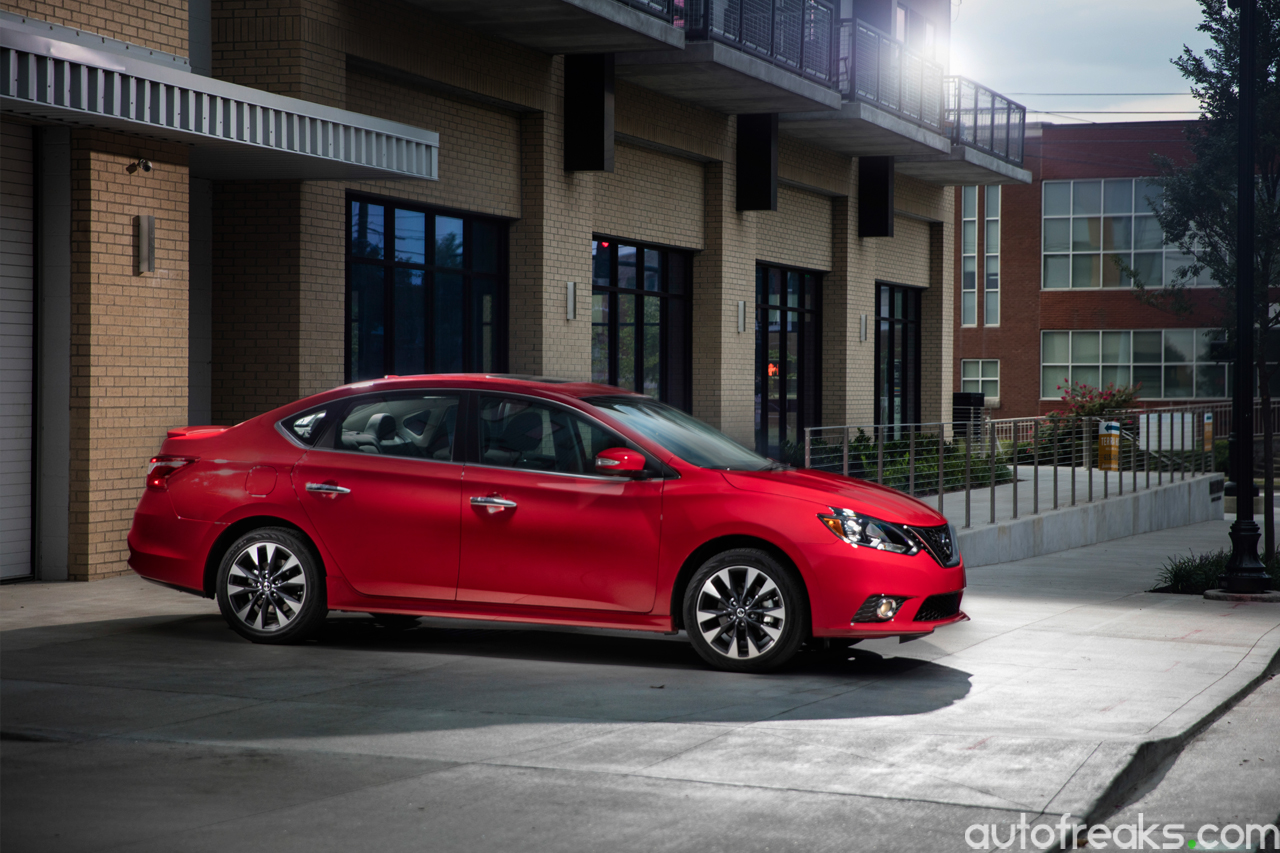 2017_Nissan_Sentra_SR_Turbo_2