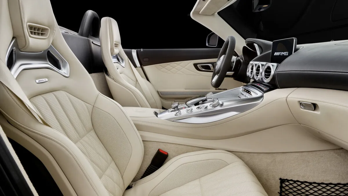 AMG GT C Roadster (R 190), 2016; Exterieur: designo selenitgrau magno; Interieur: Leder Nappa Exklusiv macchiatobeige; Kraftstoffverbrauch kombiniert: xx.x l/100 km, CO2-Emissionen kombiniert: xxx g/km//AMG GT C Roadster (R 190), 2016; exterior: designo selenit grey magno; interior:Nappa leather exclusive macchiato beige; fuel consumption, combined: xx,x l/100 km; combined CO2 emissions: xxx g/km