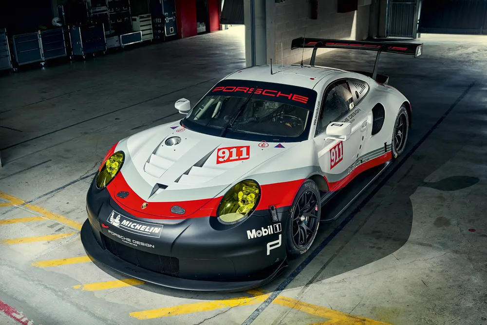 Porsche 911 RSR (4)