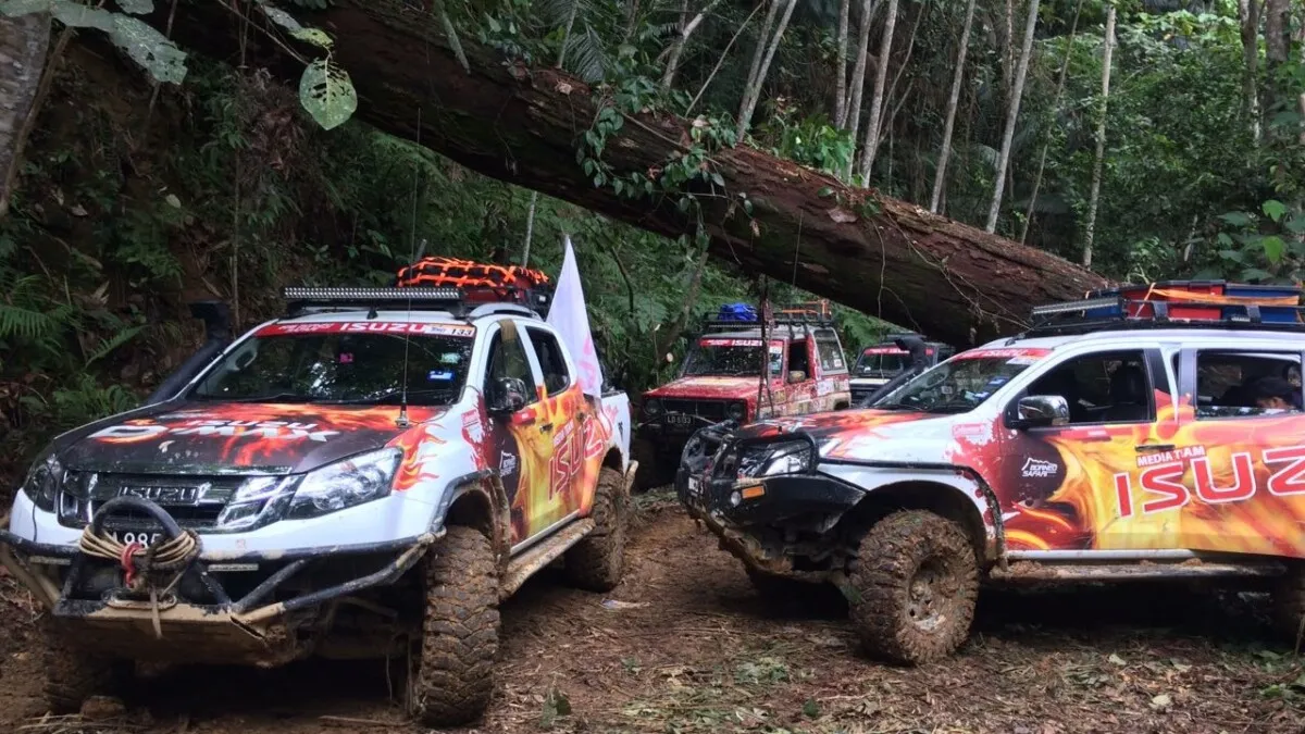 The Isuzu mu-X (right) performed flawlessly inspite of the arduos condit...