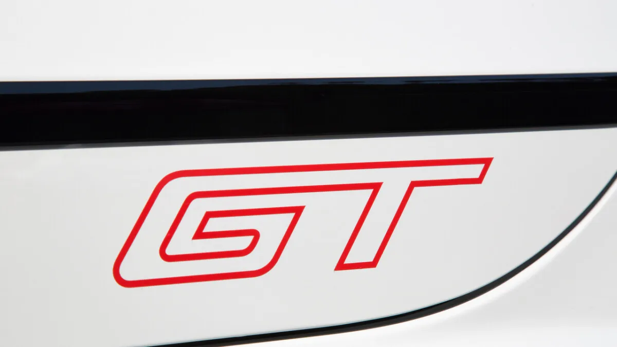 Volkswagen Passat GT Concept (8)