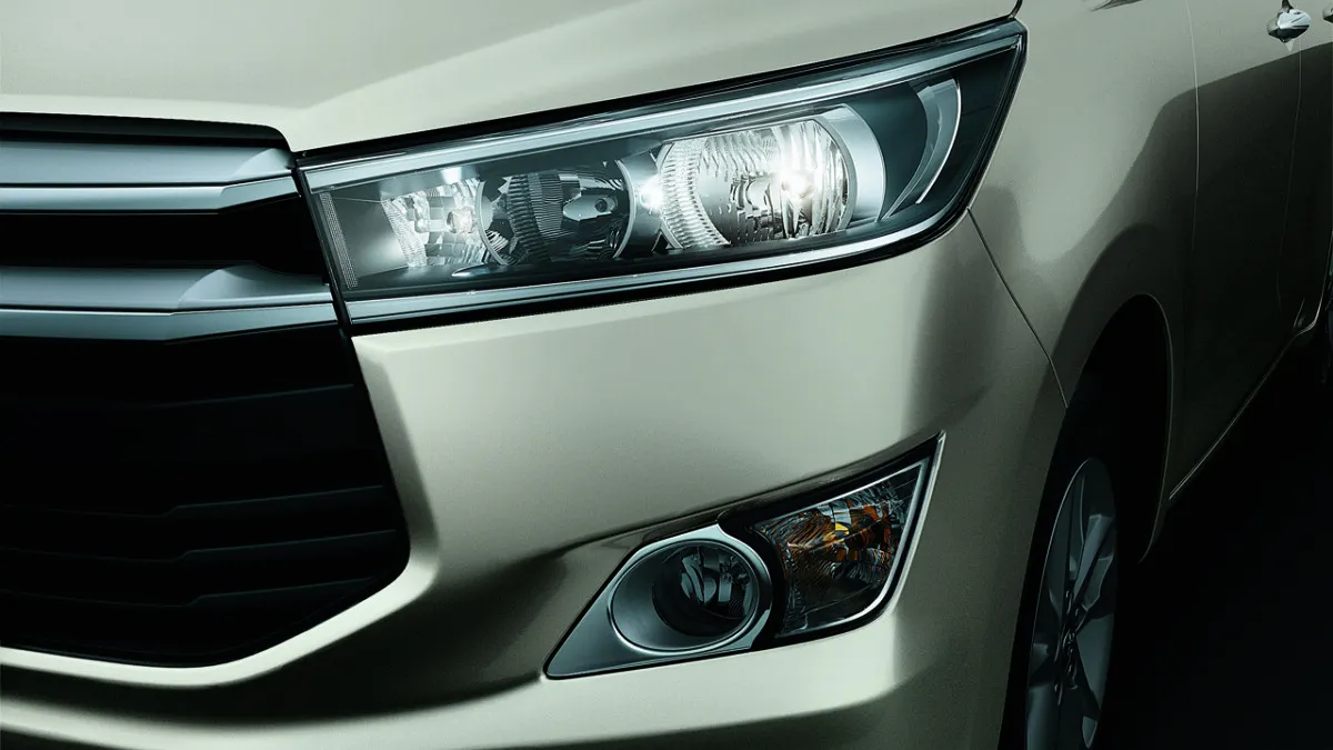 Automatic Halogen Multi-Reflector Headlamps with Daytime Running Lights (DRL) and Follow Me Home Function