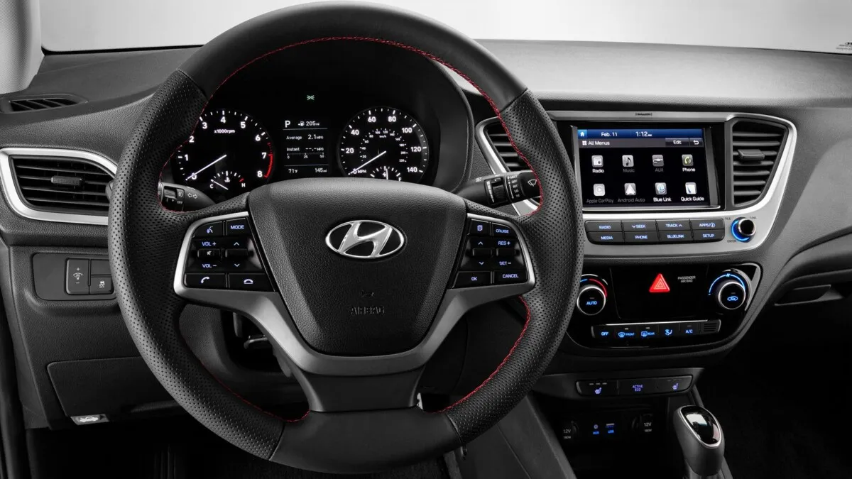 2018 Hyundai Accent (9)