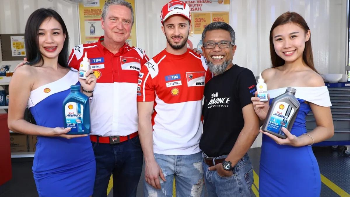 Ducati Press Mngr Julian Thomas, Andrea Dovizioso and Shell Msia MD Shai...