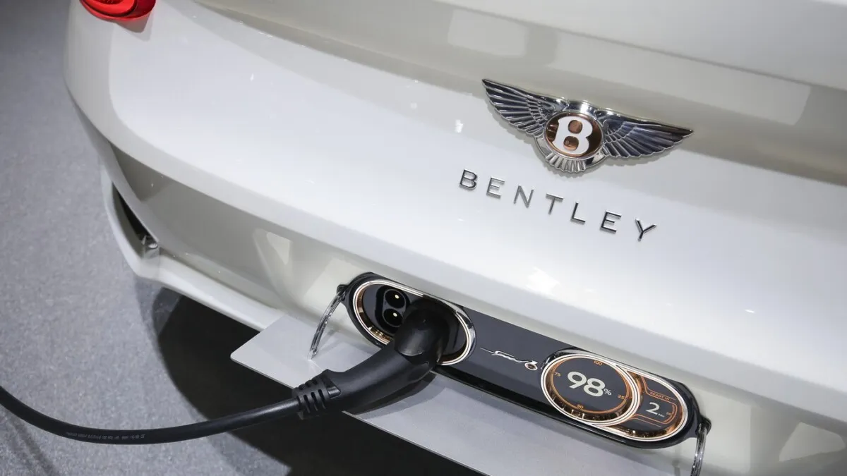 Bentley_EXP12_Speed_6E_Concept-02