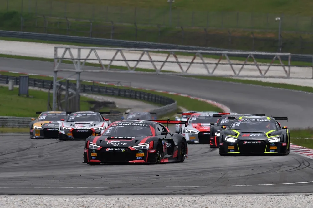Alex Yoong (MAL) Audi R8 LMS Cup leads at the start of Race 2 at Audi R8 LMS Cup, Rd1 and Rd2, Sepang, Malaysia, 6-7 May 2017.