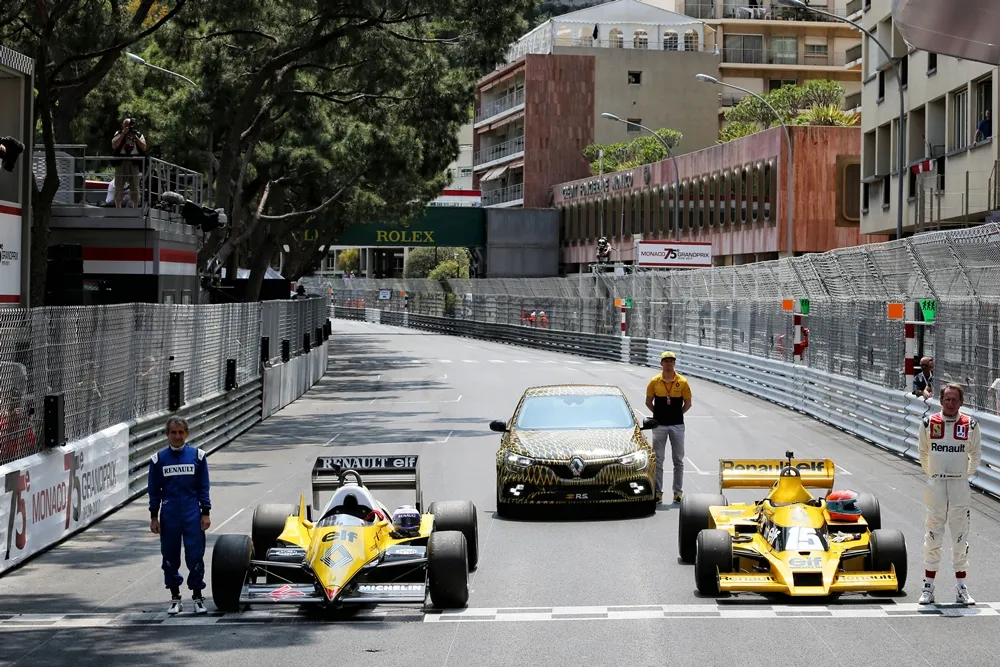 Renault RE 40, RS 01, New Megane R.S. with Alain Prost, Nico and Jean-Pierre_1