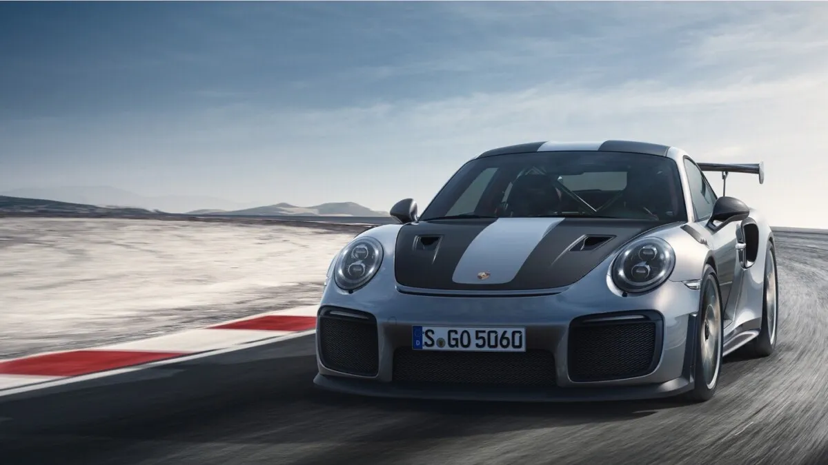 Porsche_911_GT2_RS-01