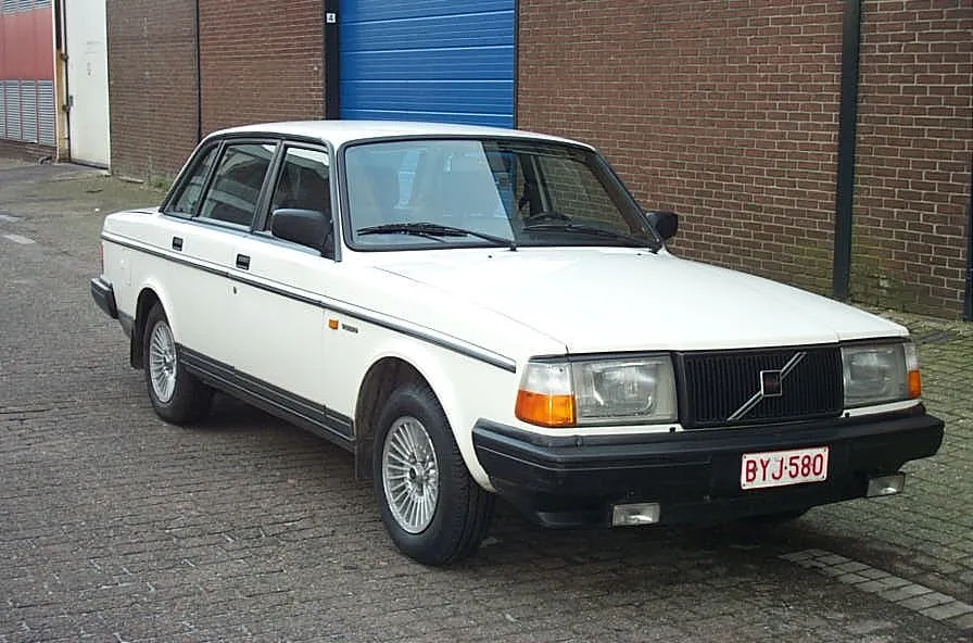 1990-volvo-240-3