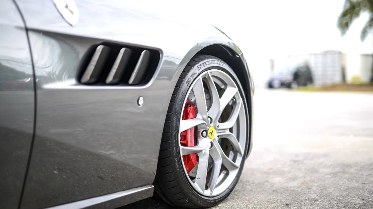 05 Ferrari GTC4Lusso T