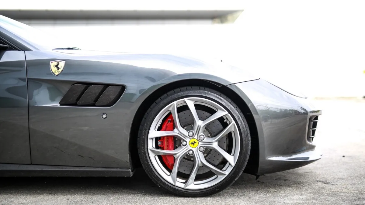 06 Ferrari GTC4Lusso T