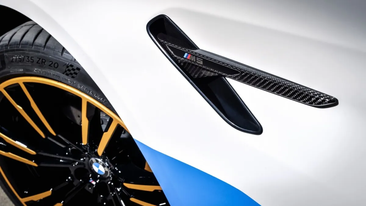 BMW_M5_MotoGP_Safety_Car-23