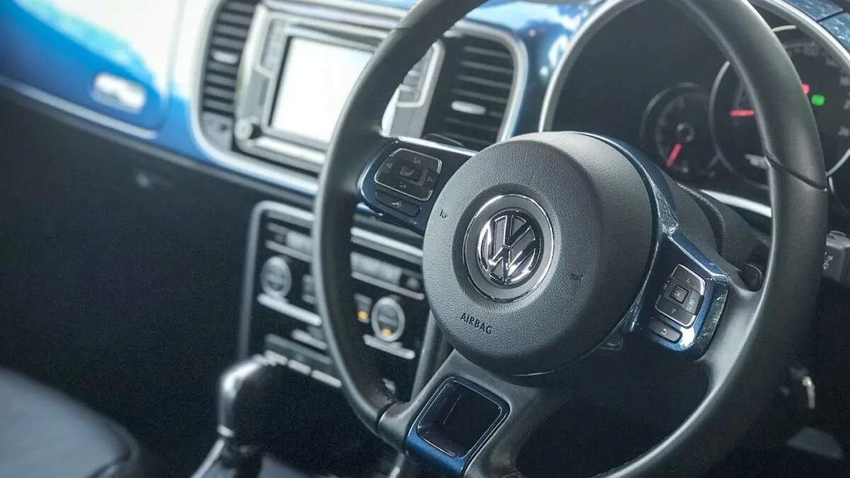 Volkswagen_Beetle-05
