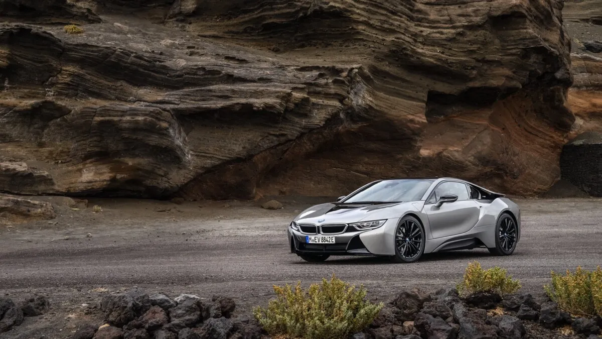 BMW_i8_Roadster_Coupe-013