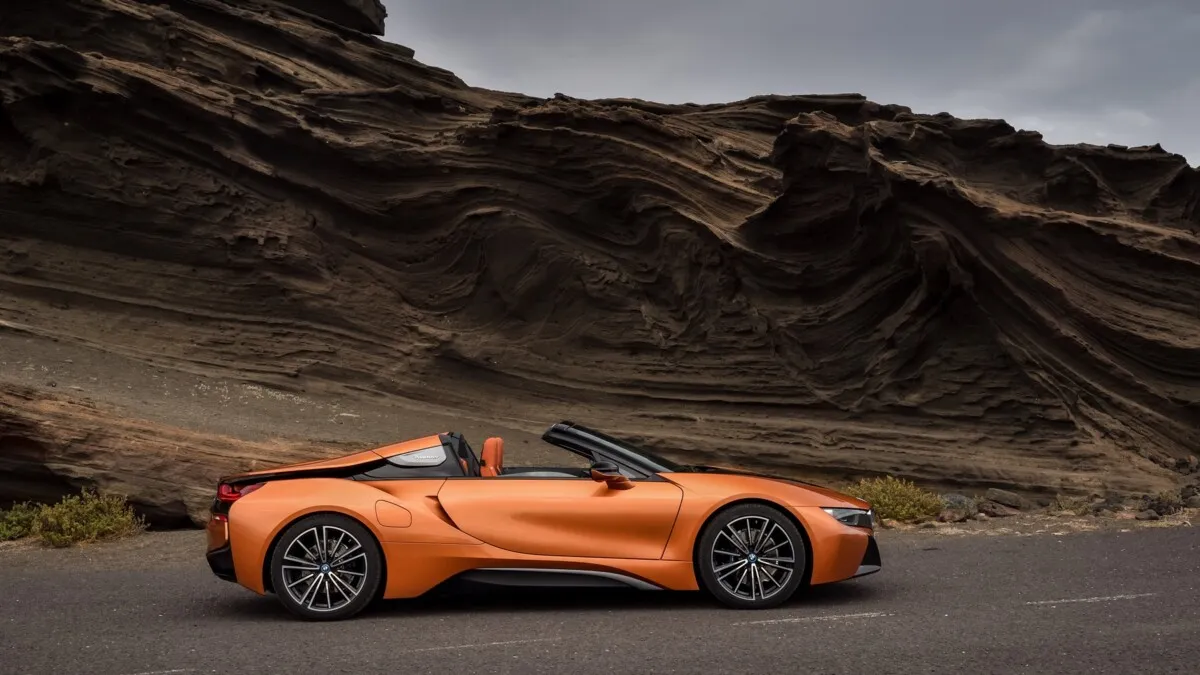 BMW_i8_Roadster_Coupe-021