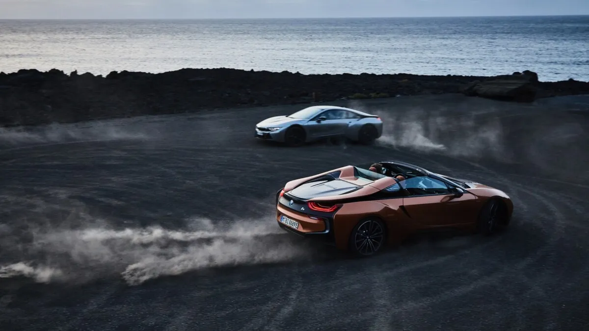 BMW_i8_Roadster_Coupe-025