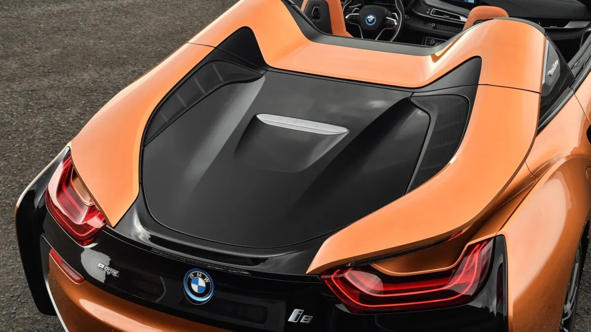 BMW_i8_Roadster_Coupe-026