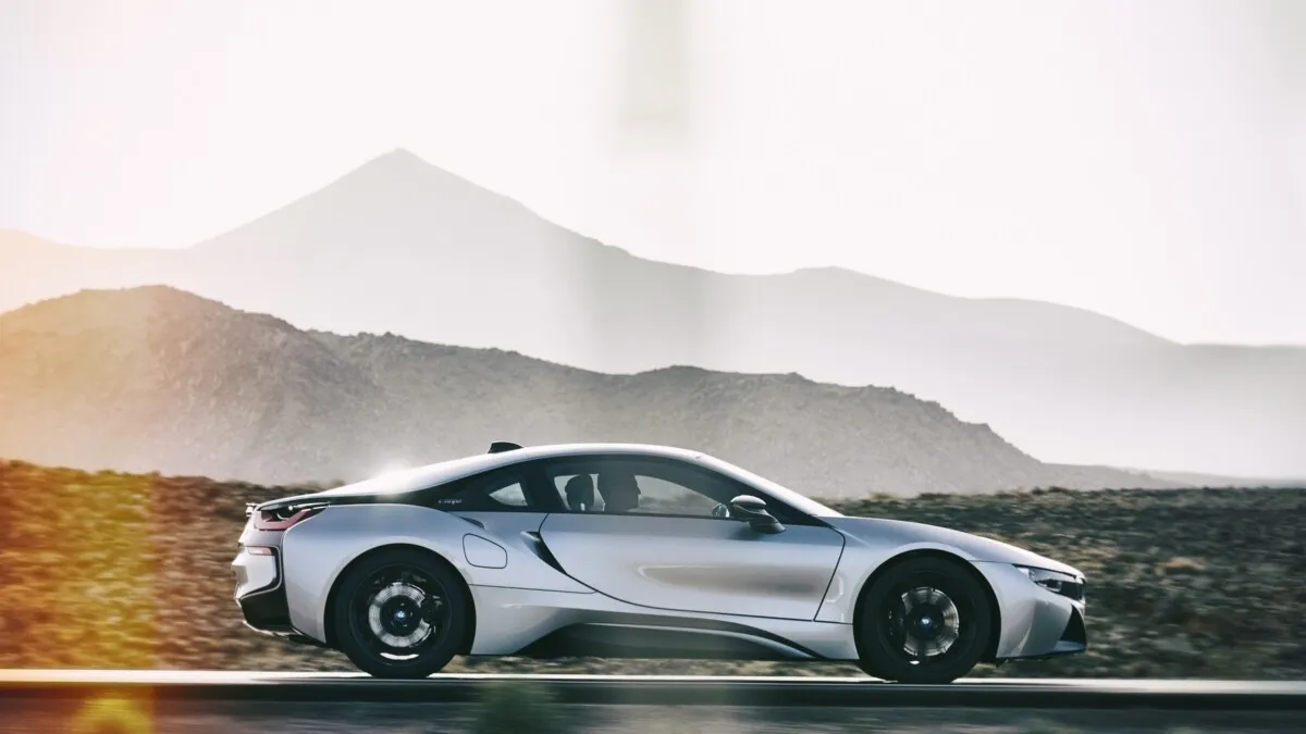 BMW_i8_Roadster_Coupe-034